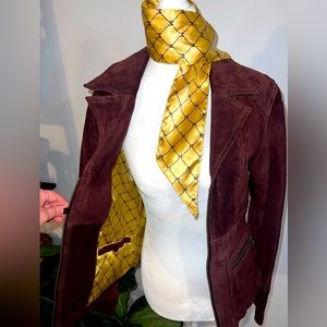 New! Never worn. Vintage style leather jacket from Wilson’s. Beautiful/stylish.